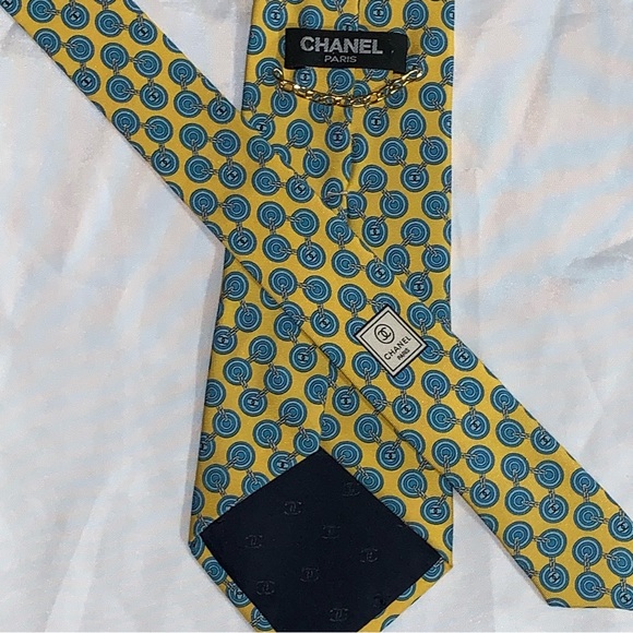 CHANEL pale yellow/blue SILK necktie CC logo CUFFLINKS print graphic - Picture 2 of 11